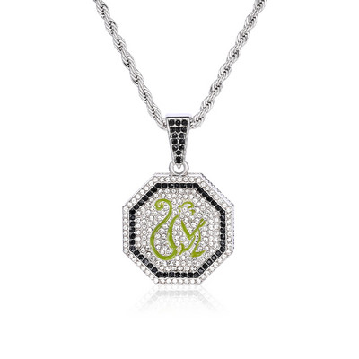 Vīriešu kaklarota ar kulonu un dekoratīviem akmeņiem