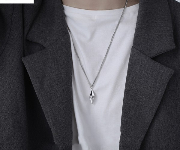 Vīriešu ķēde ar kulonu