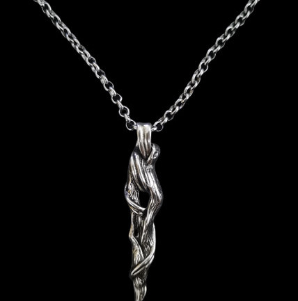 Moderna vīriešu ķēde ar kulonu - sudraba krāsā