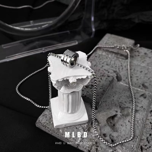 Ατσάλινο αλυσίδα με μενταγιόν