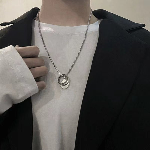 Vīriešu ikdienas ķēdīte ar kulonu