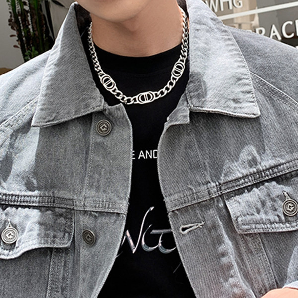 Vīriešu ķēde sudraba krāsā - ar lielu sietu