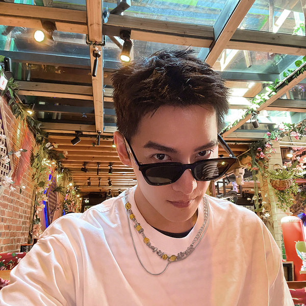 Ανδρική αλυσίδα διπλής σειράς με χρωματιστές πέτρες