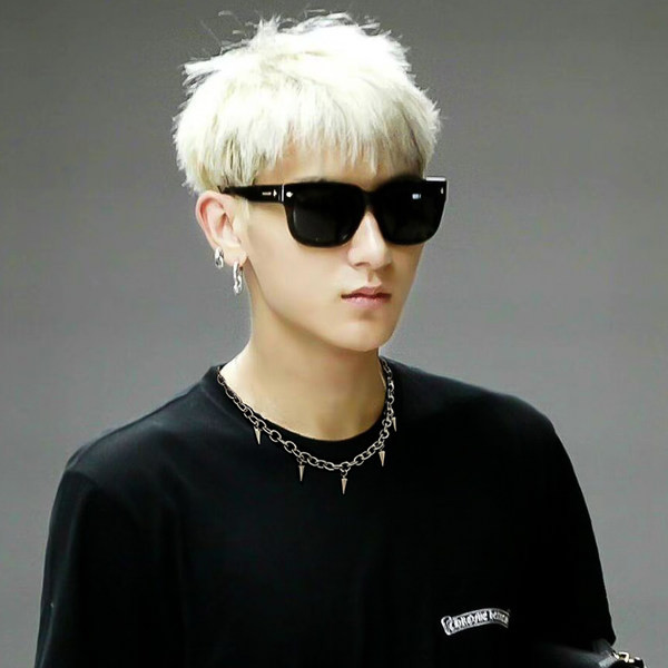 Moderan muški lanac od titan čelika s privjeskom