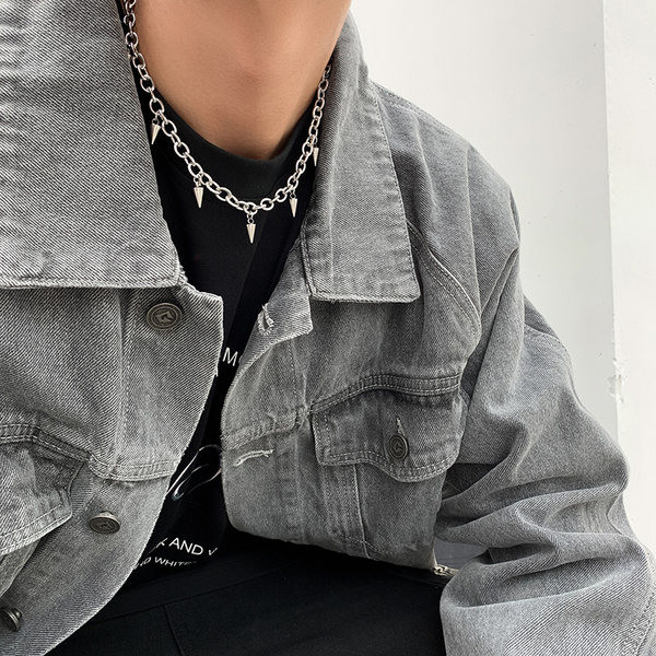 Moderan muški lanac od titan čelika s privjeskom