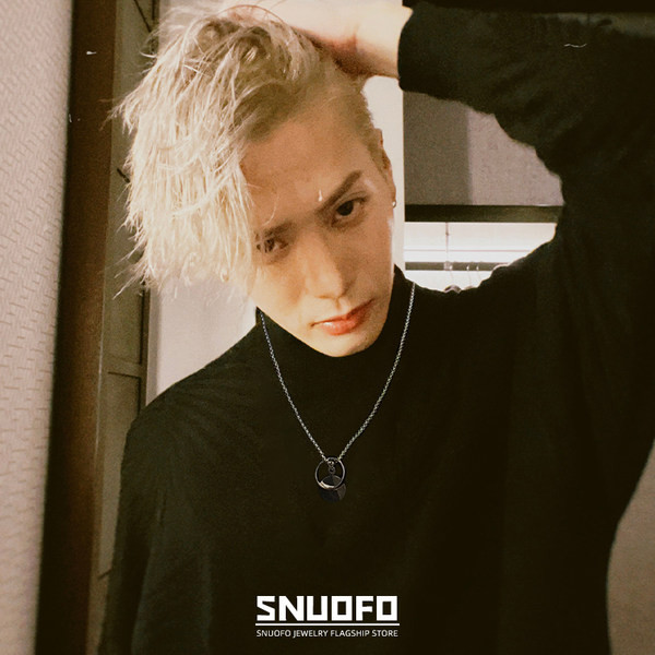 Αλυσίδα από τιτάνιο με μενταγιόν