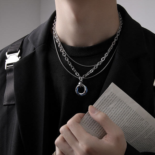 Αλυσίδα σε τρεις σειρές - με μεγάλο πλέγμα και ασημένιο μενταγιόν