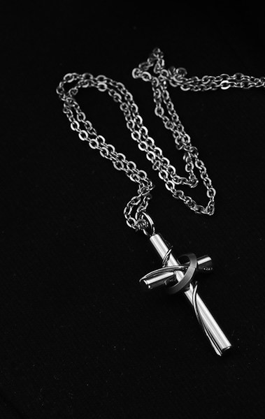 Ανδρική αλυσίδα με σταυρωτό μενταγιόν από ατσάλι