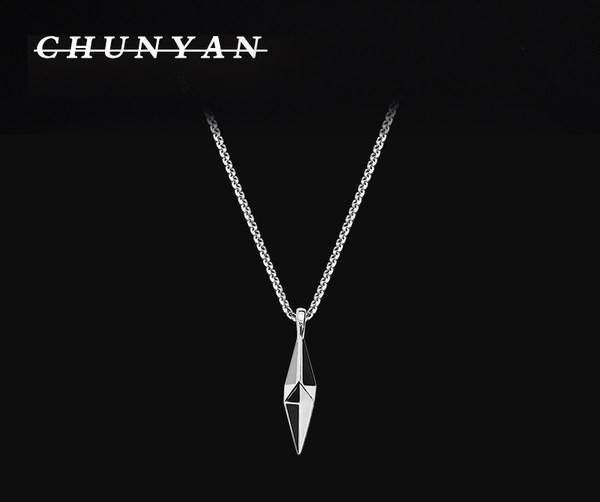 Jauna modeļa sudraba ķēdīte ar kulonu