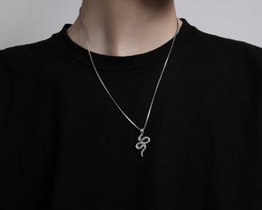 Férfi lánc kígyó medállal