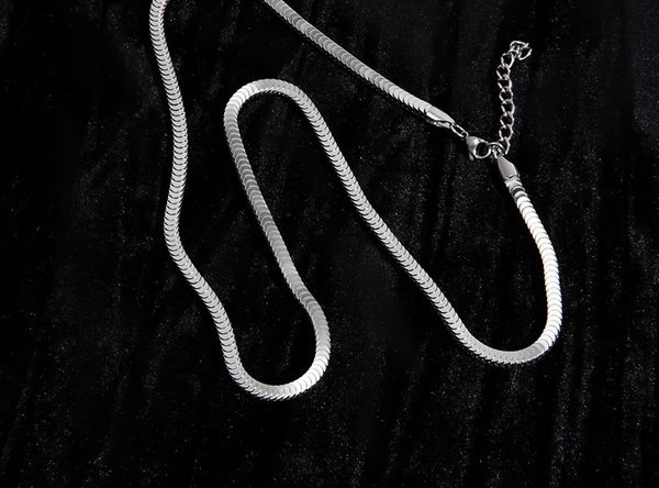 Ležerni model muškog lanca od čelika od titana