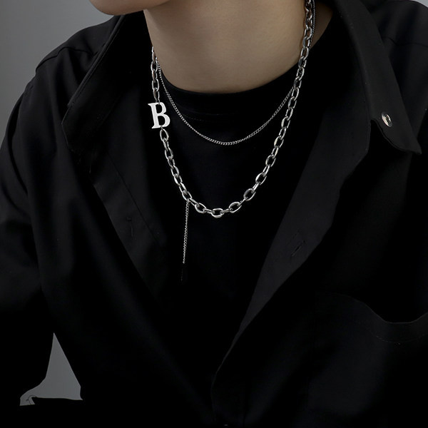 Jauna modeļa vīriešu divslāņu ķēde