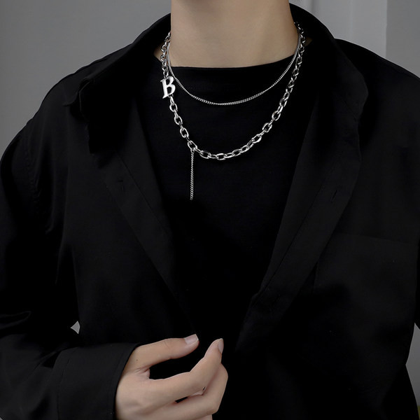 Jauna modeļa vīriešu divslāņu ķēde