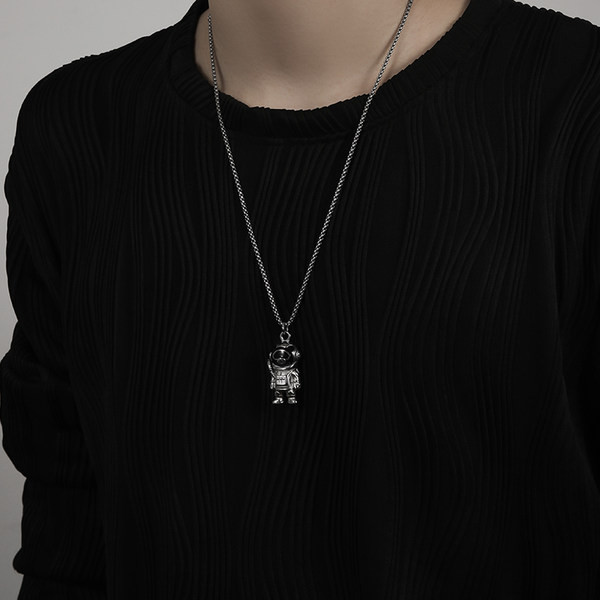 Ikdienas sudraba kulonu ķēde vīriešiem