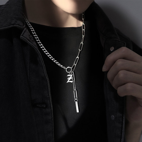 Ανδρική αλυσίδα με μενταγιόν από ατσάλι σε ασημί χρώμα