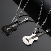 Muški lančić sa privjeskom gitara u zlatno srebrnoj i crnoj boji