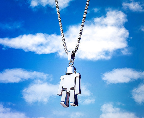 Moderna vīriešu kaklarota no titāna tērauda ar robota kulonu