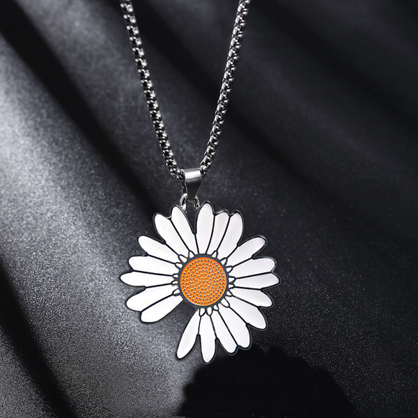 Ανδρική αλυσίδα από τιτάνιο με μενταγιόν λουλουδιών