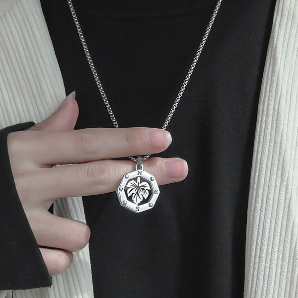 Titāna tērauda kulonu ķēde vīriešiem