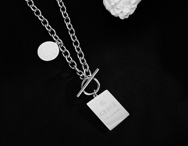 Új modell függőlánc ezüst színben férfiaknak