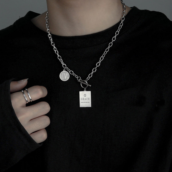 Új modell függőlánc ezüst színben férfiaknak