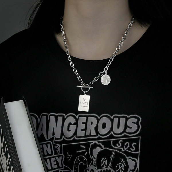 Új modell függőlánc ezüst színben férfiaknak