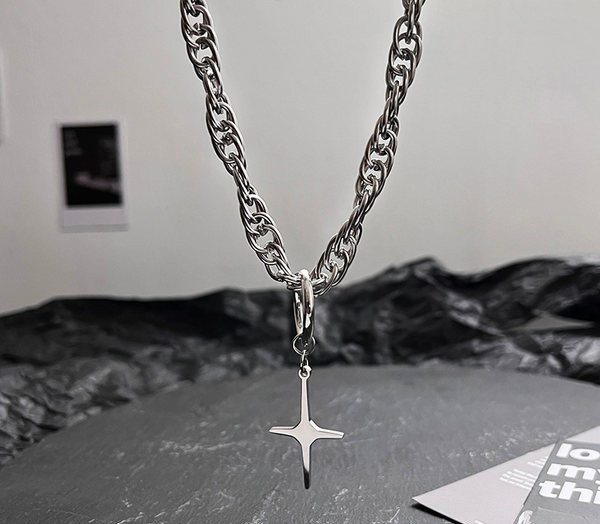 Hõbedast värvi meeste kett - ristiga