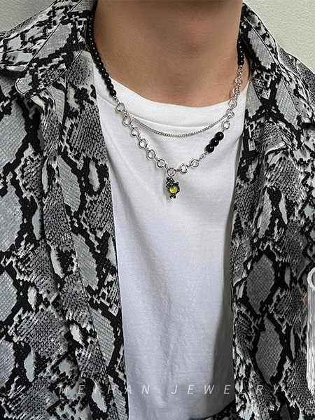 Moderna muška ogrlica s privjeskom od mjesečevog kamena