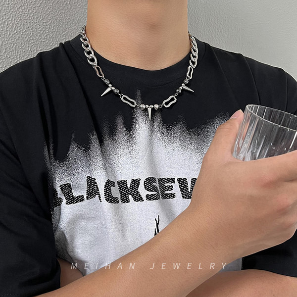 Ανδρική αλυσίδα σε ασημί χρώμα