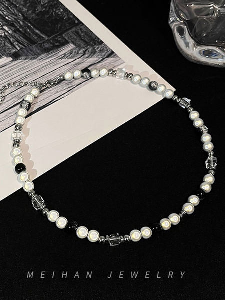 Muška ogrlica s biserima