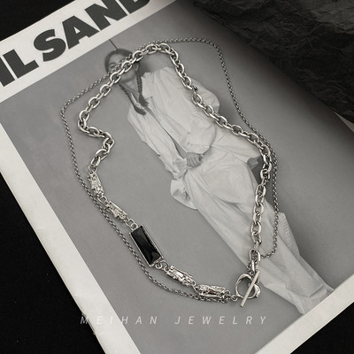 Μοντέρνα ανδρική αλυσίδα με διακοσμητικές πέτρες