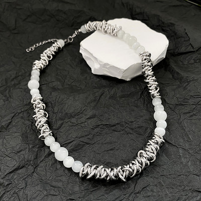 Férfi nyaklánc gyöngyökkel