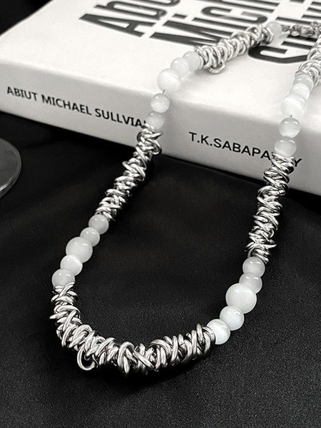 Férfi nyaklánc gyöngyökkel