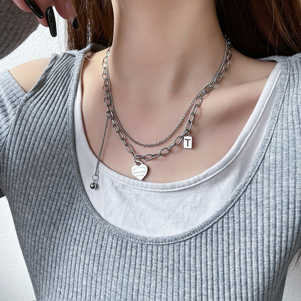 Kétrétegű női nyaklánc szív medállal és felirattal