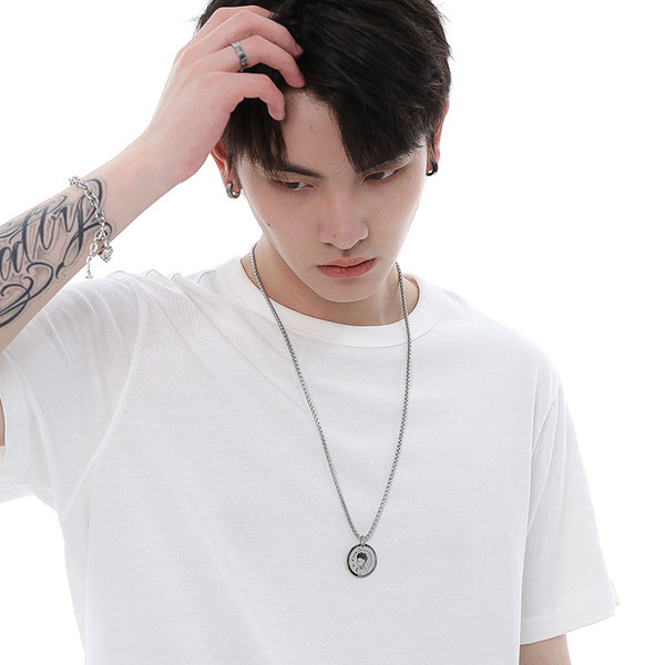 Titán acél függőlánc férfiaknak