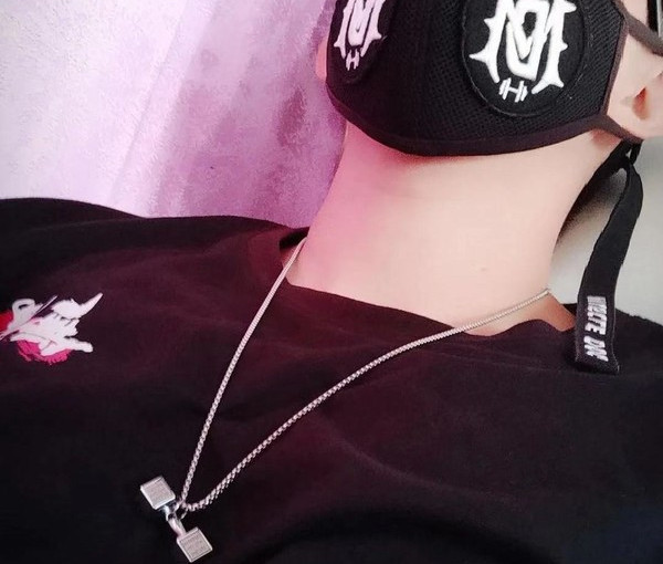 Vīriešu titāna tērauda ķēde ar hanteles kulonu