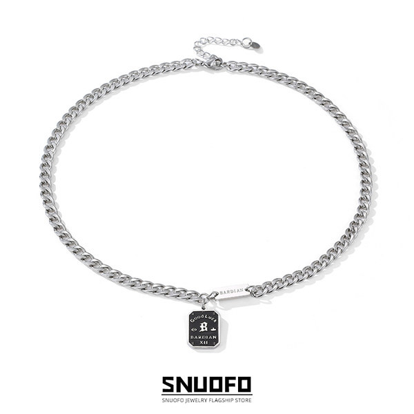 Moderna vīriešu ķēde ar titāna tērauda kulonu