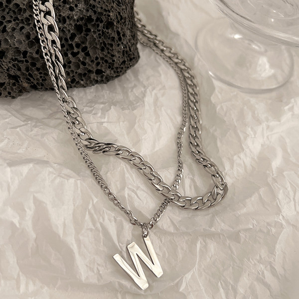 Kétsoros férfi nyaklánc ezüst színben, betűvel