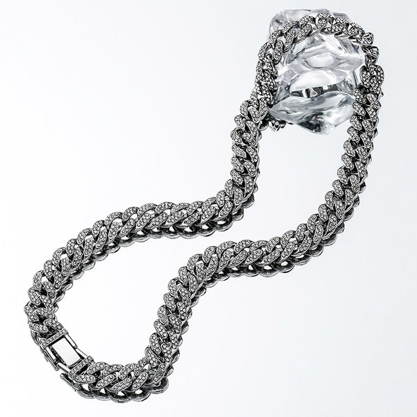 Ανδρική αλυσίδα από τιτάνιο με πέτρες