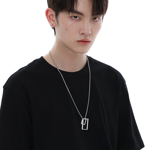 Vīriešu sudraba ķēdīte ar kulonu