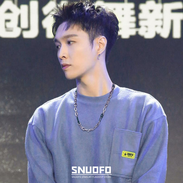 Modern férfi lánc ezüst színben