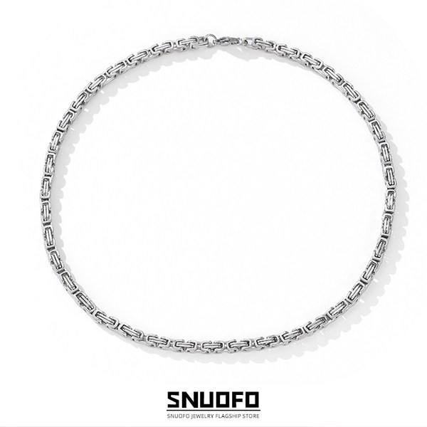 Tīra modeļa vīriešu ķēde sudraba krāsā