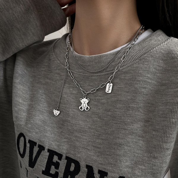 Divrindu vīriešu kaklarota sudraba krāsā