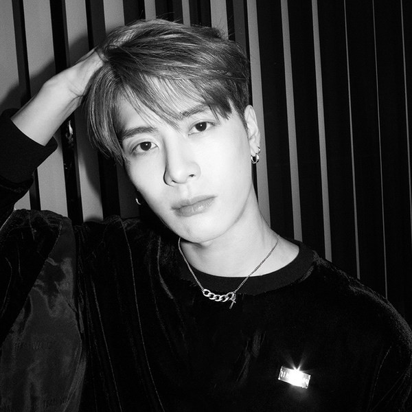 Jauna modeļa krusteniska piekarama tērauda ķēde vīriešiem