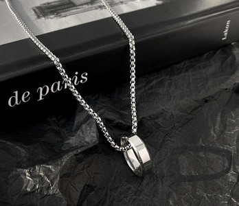 Muški lanac s privjeskom