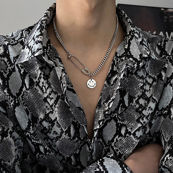 Jauna modeļa vīriešu ķēde ar smaida kulonu un uzrakstu