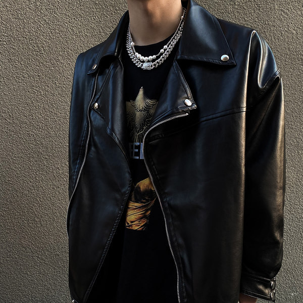 Modern férfi lánc kövekkel vagy gyöngyökkel