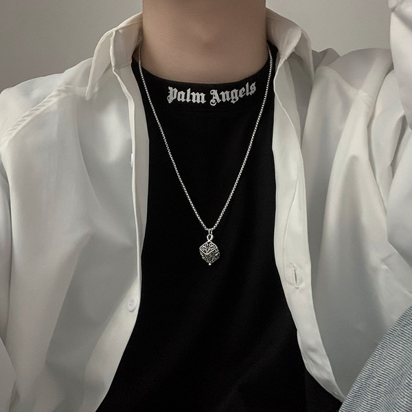 Ανδρική αλυσίδα σε ασημί χρώμα - με μενταγιόν