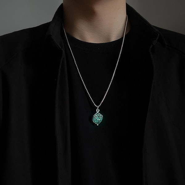 Ανδρική αλυσίδα σε ασημί χρώμα - με μενταγιόν