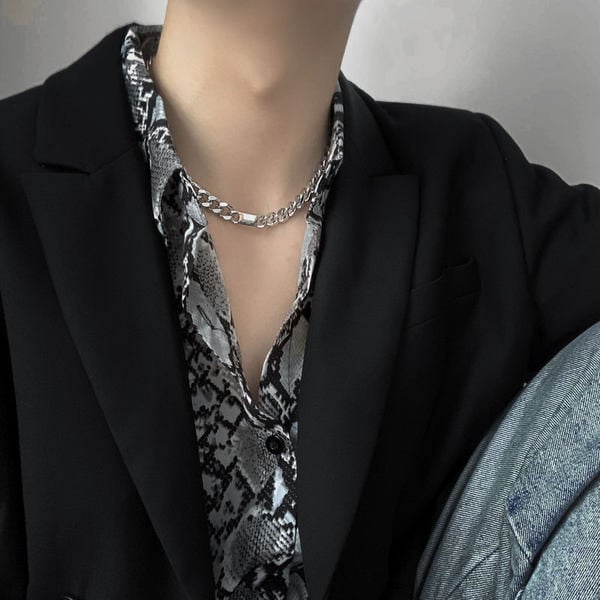 Šiuolaikinė vyriška grandinėlė su metaliniu užsegimu